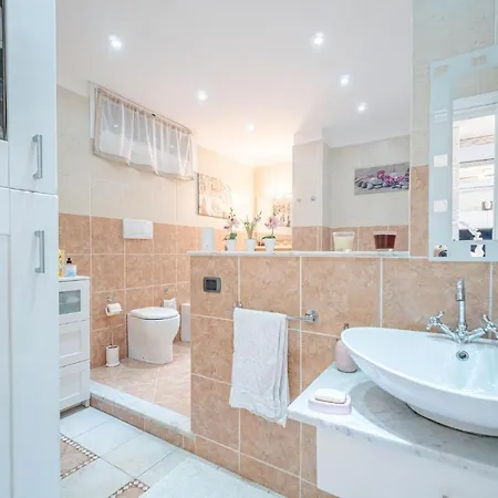 Holiday home 5 Bedroom Stunning In