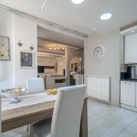 Pet Friendly In Chiavari