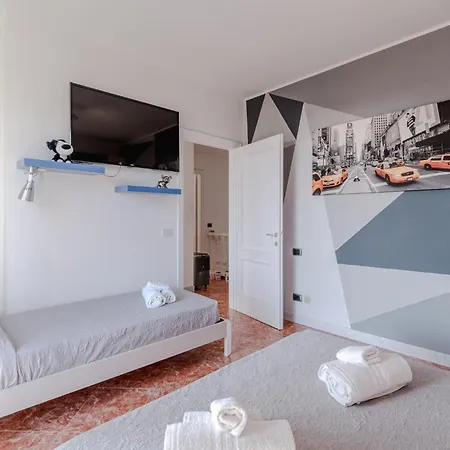 5 Bedroom Stunning In * Chiavari
