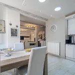 5 Bedroom Stunning In Chiavari