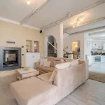Hébergement de vacances 5 Bedroom Stunning In Chiavari