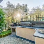 5 Bedroom Stunning In * Chiavari