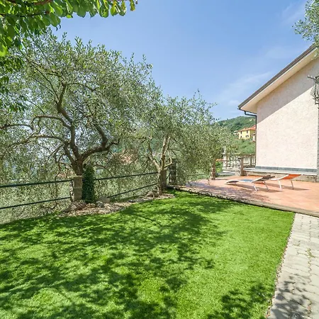 Casa vacanze 5 Bedroom Stunning In *