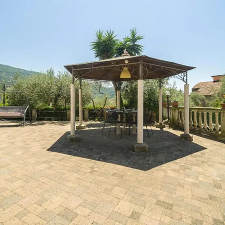 5 Bedroom Stunning In *
