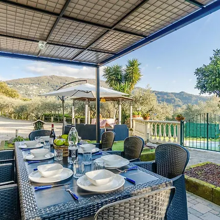 5 Bedroom Stunning In *