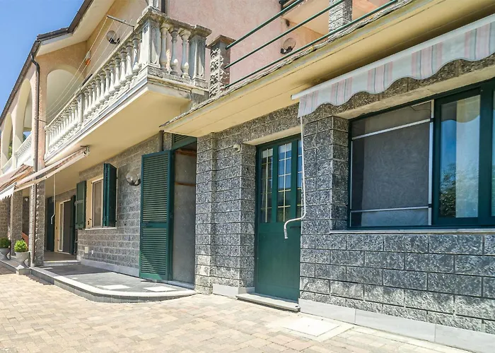 Сasa de vacaciones 5 Bedroom Stunning In Chiavari