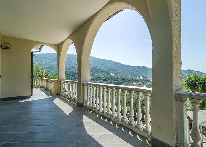 Σπίτι διακοπών 5 Bedroom Stunning In *